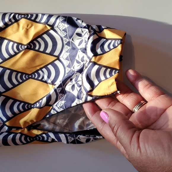 Women's Pants - Picture 10 of 12